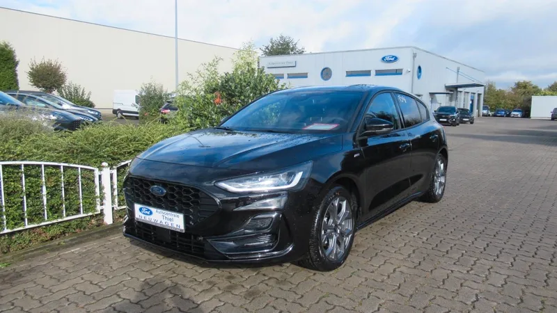 Ford Focus ST-Line — Tageszulassung, 06/2022, 14.900 km